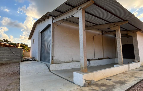 Barracão em Mandirituba com 700m2 e terreno com 6800m2.