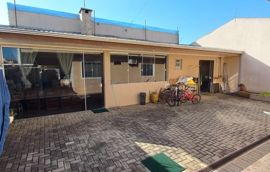 Vende-se Sobrado em Mandirituba Mobiliado - 280m2 + casa de 50m2