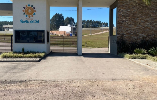 Terreno 240m2  em Condomínio fechado  em Mandirituba 