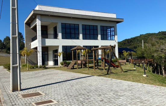Terreno 240m2  em Condomínio fechado  em Mandirituba 