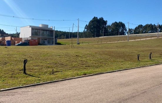 Terreno 240m2  em Condomínio fechado  em Mandirituba 